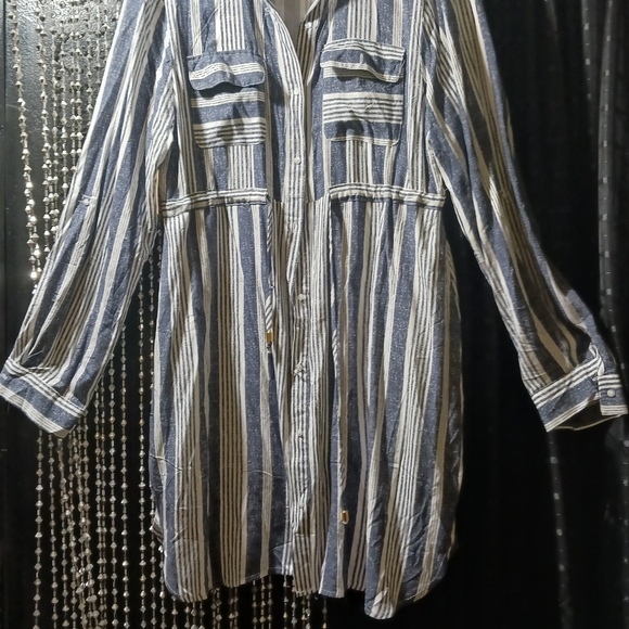Beautiful Jean inspired blue and white strip summer or fall dress. - Picture 5 of 5